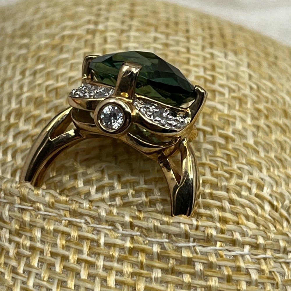 ✨ Vintage 925 Gold Overlay Green Gemstone Ring Size 4.75 - Picture 14 of 17